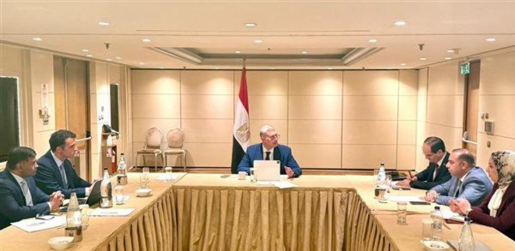 أخبار مصر | وزير البترول يتابع مع شيفرون الخطوات النهائية لربط حقل أفروديت القبرصي بالبنية التحتية المصرية - ايجبت نيوز