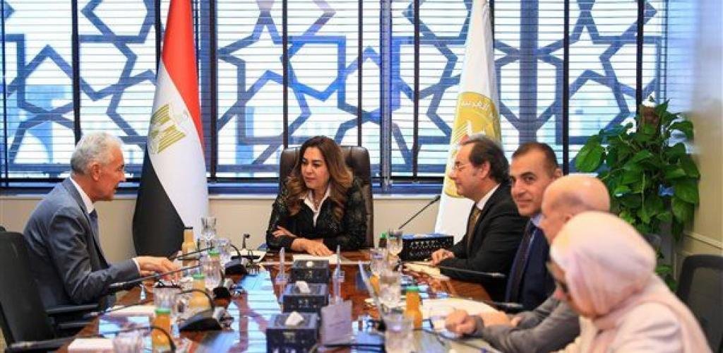أخبار مصر | منال عوض: تطوير مركز السلام يعزز سرعة الاستجابة لحوادث التلوث البحري - ايجبت نيوز