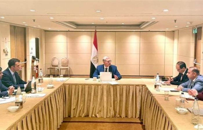 أخبار مصر | وزير البترول يتابع مع شيفرون الخطوات النهائية لربط حقل أفروديت القبرصي بالبنية التحتية المصرية - ايجبت نيوز