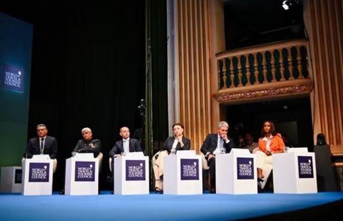 أخبار مصر | شريف فتحي يناقش تسهيل حركة المسافرين واستخدام التكنولوجيا في إجراءات السفر - ايجبت نيوز
