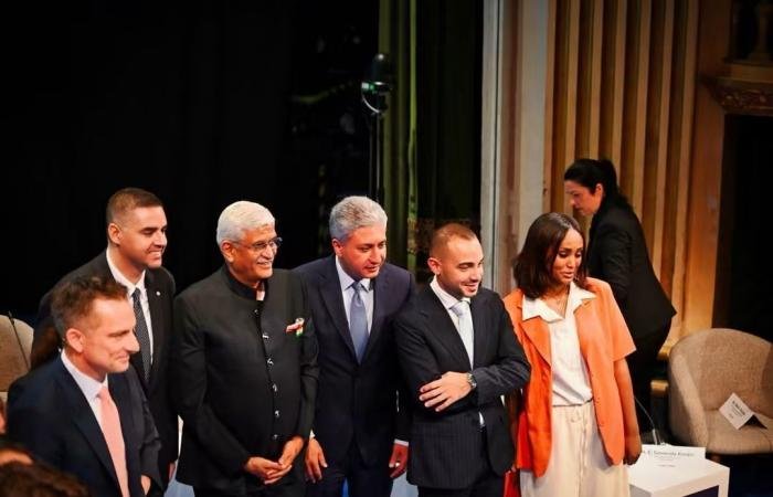 أخبار مصر | شريف فتحي يناقش تسهيل حركة المسافرين واستخدام التكنولوجيا في إجراءات السفر - ايجبت نيوز
