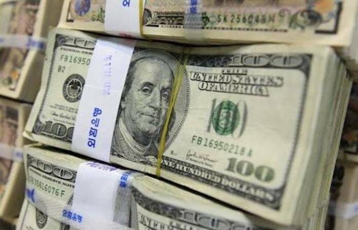 مباشر دبي | الدولار يستقر قرب أعلى مستوياته في 18 شهر
